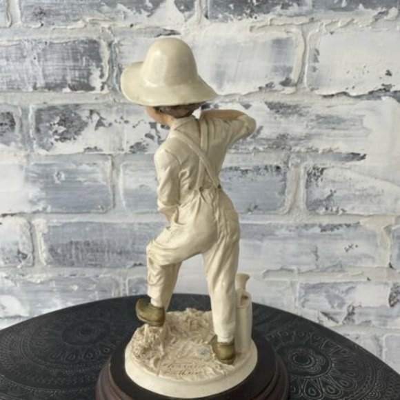 Vittario Tessaro By ADL  Little Boy Digging / Garden Figurine - Picture 6 of 11